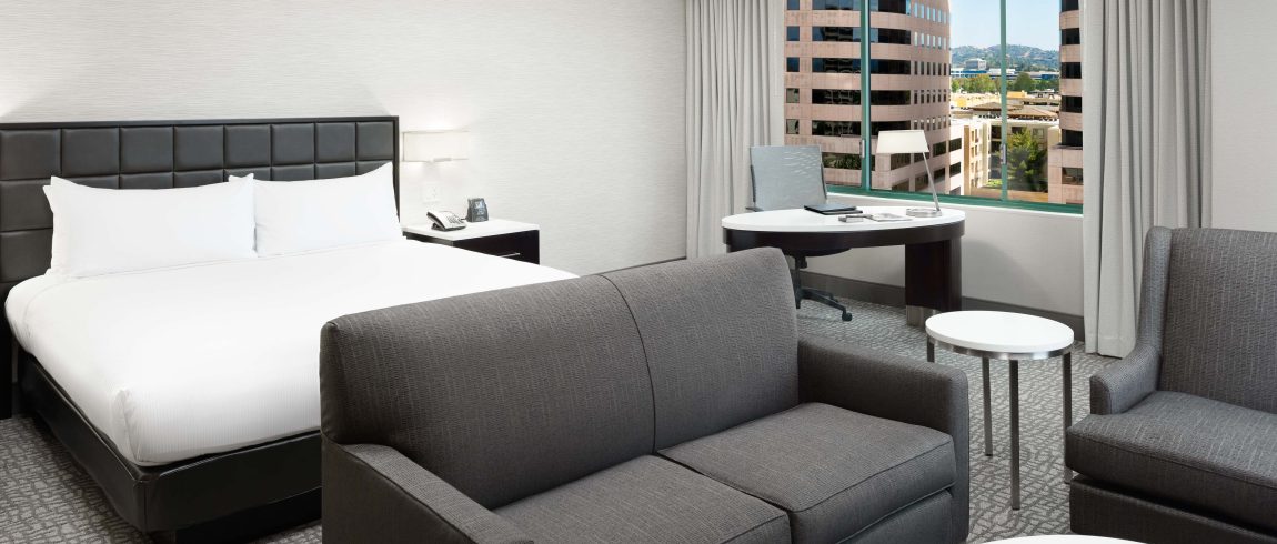 King Bed Corner Room